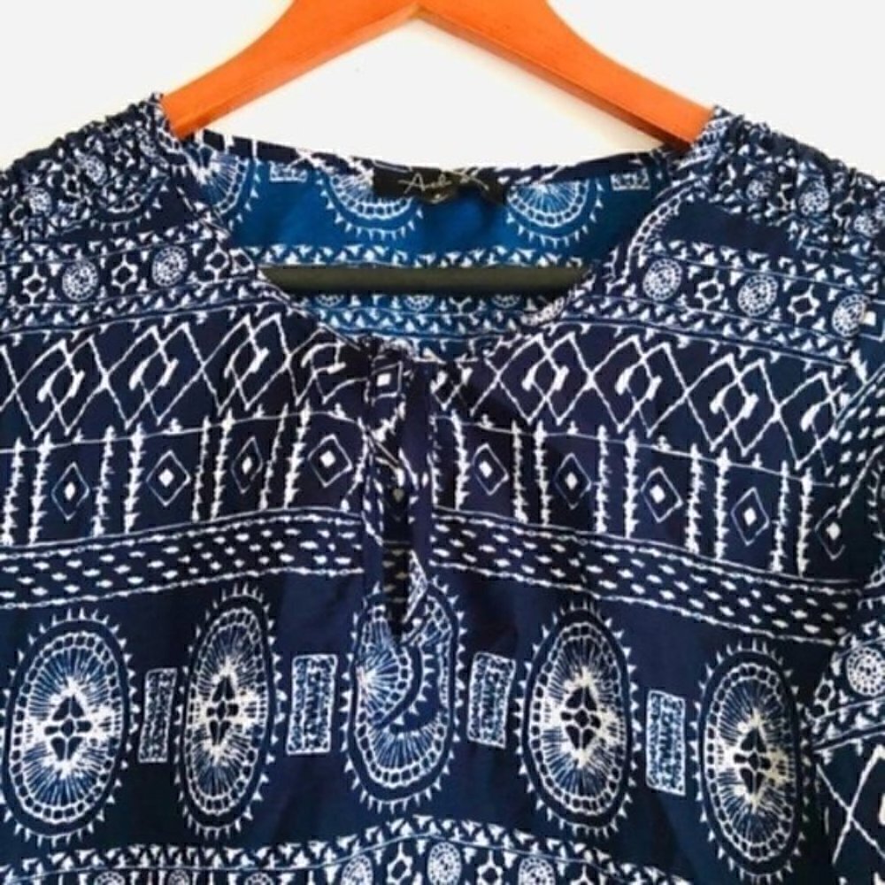 Antilia Femme Top S Geometric Printed Blue & White Nautical Tabbed Sleeves - Picture 4 of 9